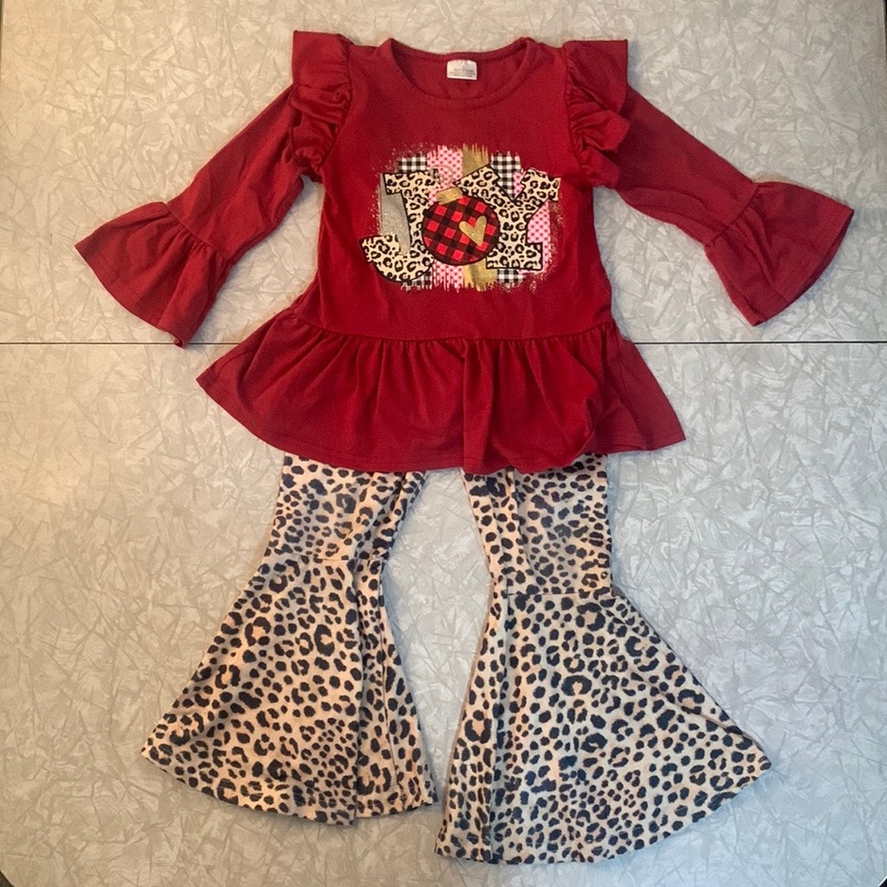 Girls Size 5 Christmas Joy Bell Sleeve Top with Cheetah Bell Bottoms